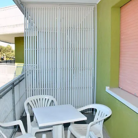 Appartamento Homely With Terrace In - Beahost