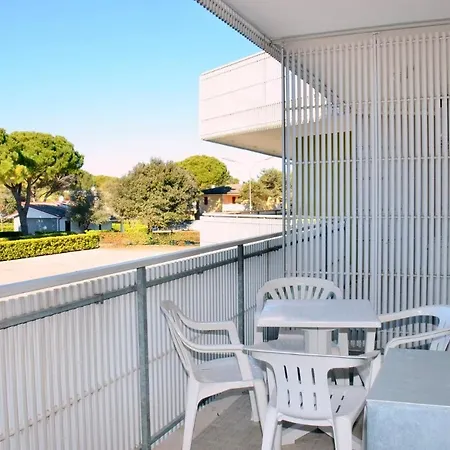 Appartamento Homely With Terrace In - Beahost