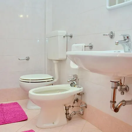 Appartamento Homely With Terrace In - Beahost Bibione